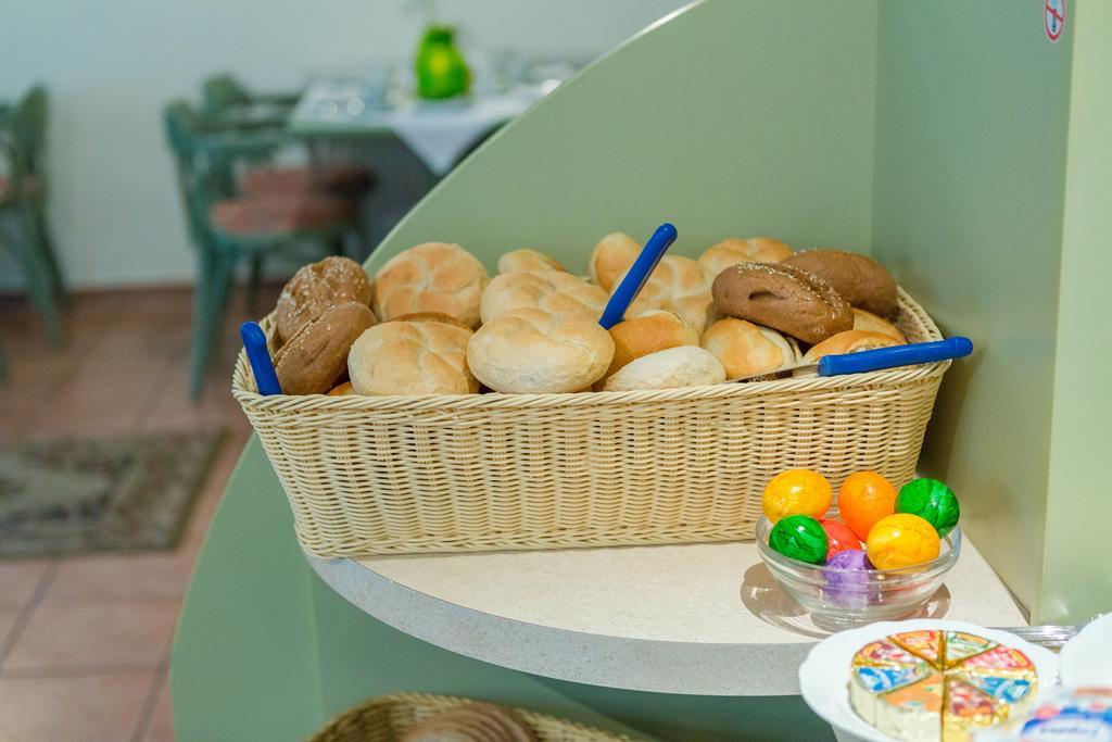 Haus Troja Hotel Rostock Ngoại thất bức ảnh