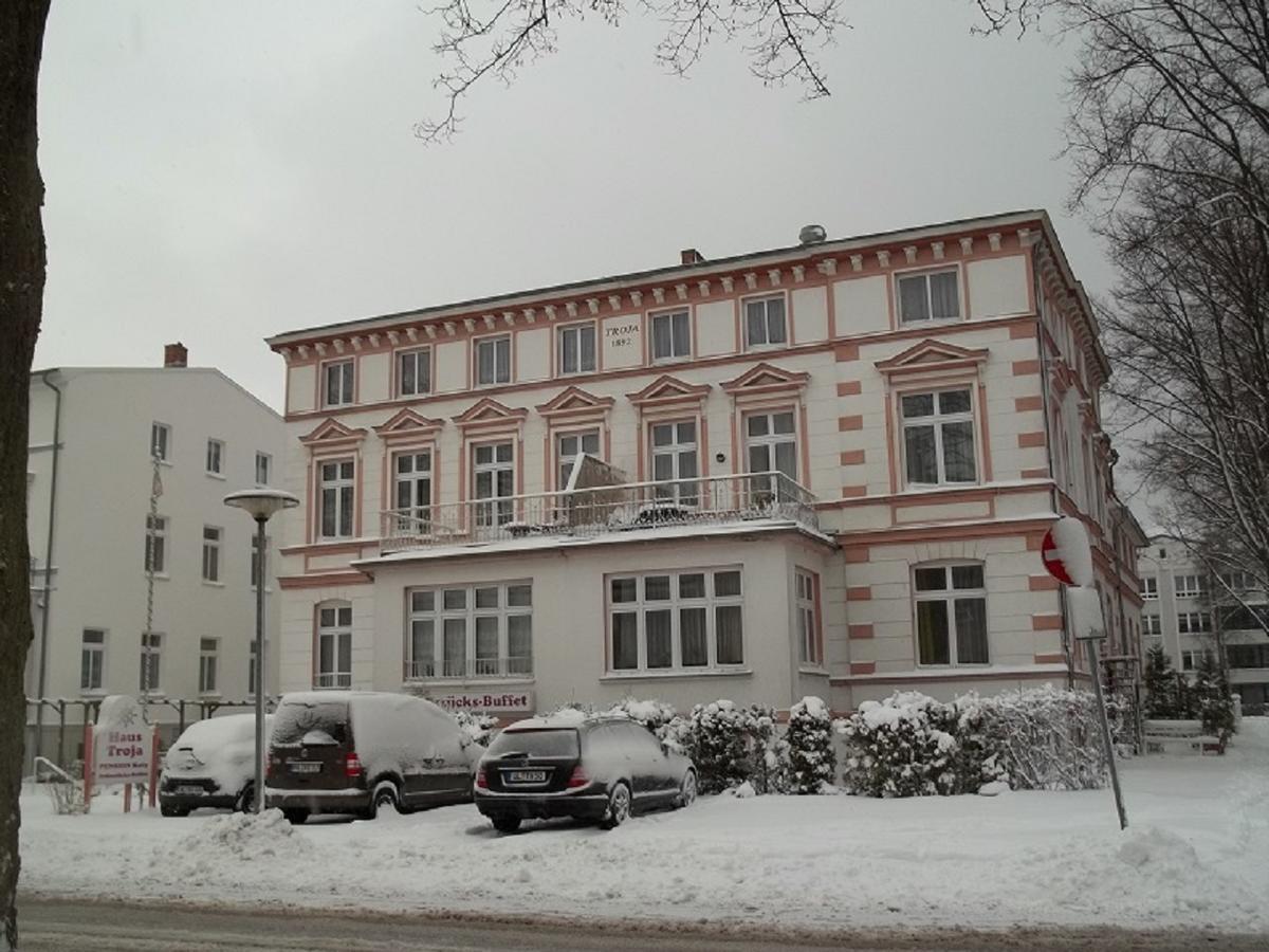Haus Troja Hotel Rostock Ngoại thất bức ảnh